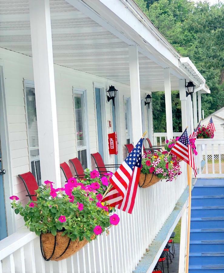 Seacoast Motel 2*